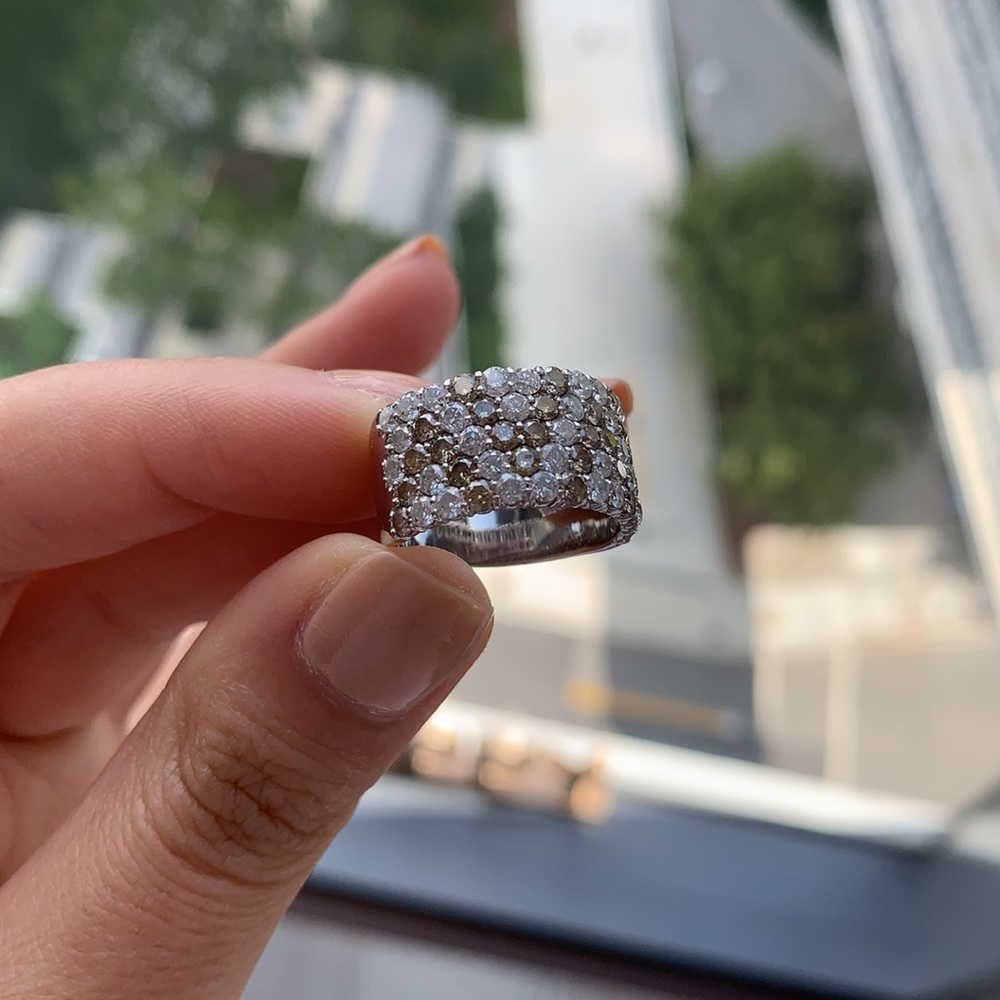 18k White Gold diamonds ring